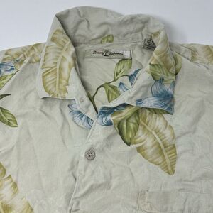 Tommy Bahama Men's XL Beige Floral Silk‎ Short Sleeve Hawaiian Shirt